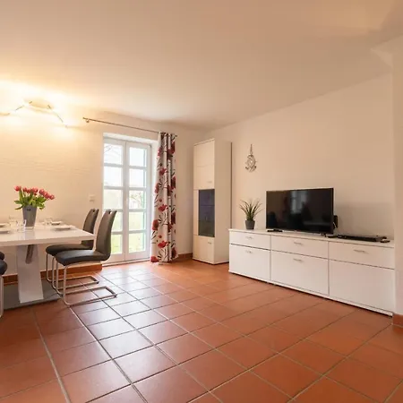 Rugana - Komfort Mit 1 Schlafzimmern Und Terrasse C16 *